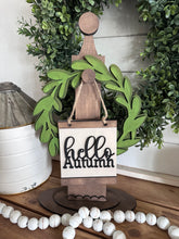 Load image into Gallery viewer, Interchangeable Post w/ Wreath Shelf Sitter