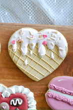 Load image into Gallery viewer, Valentine Cookies and Crafts Workshop