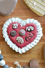 Load image into Gallery viewer, Valentine Cookies and Crafts Workshop