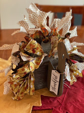 Load image into Gallery viewer, Farmhouse Turkey Table Decor