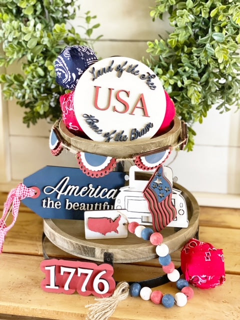 Traditional 4th of July Tiered Tray Set