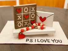 Load image into Gallery viewer, Mini Valentine Table set