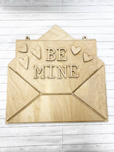Load image into Gallery viewer, Valentine Envelope Door Hanger